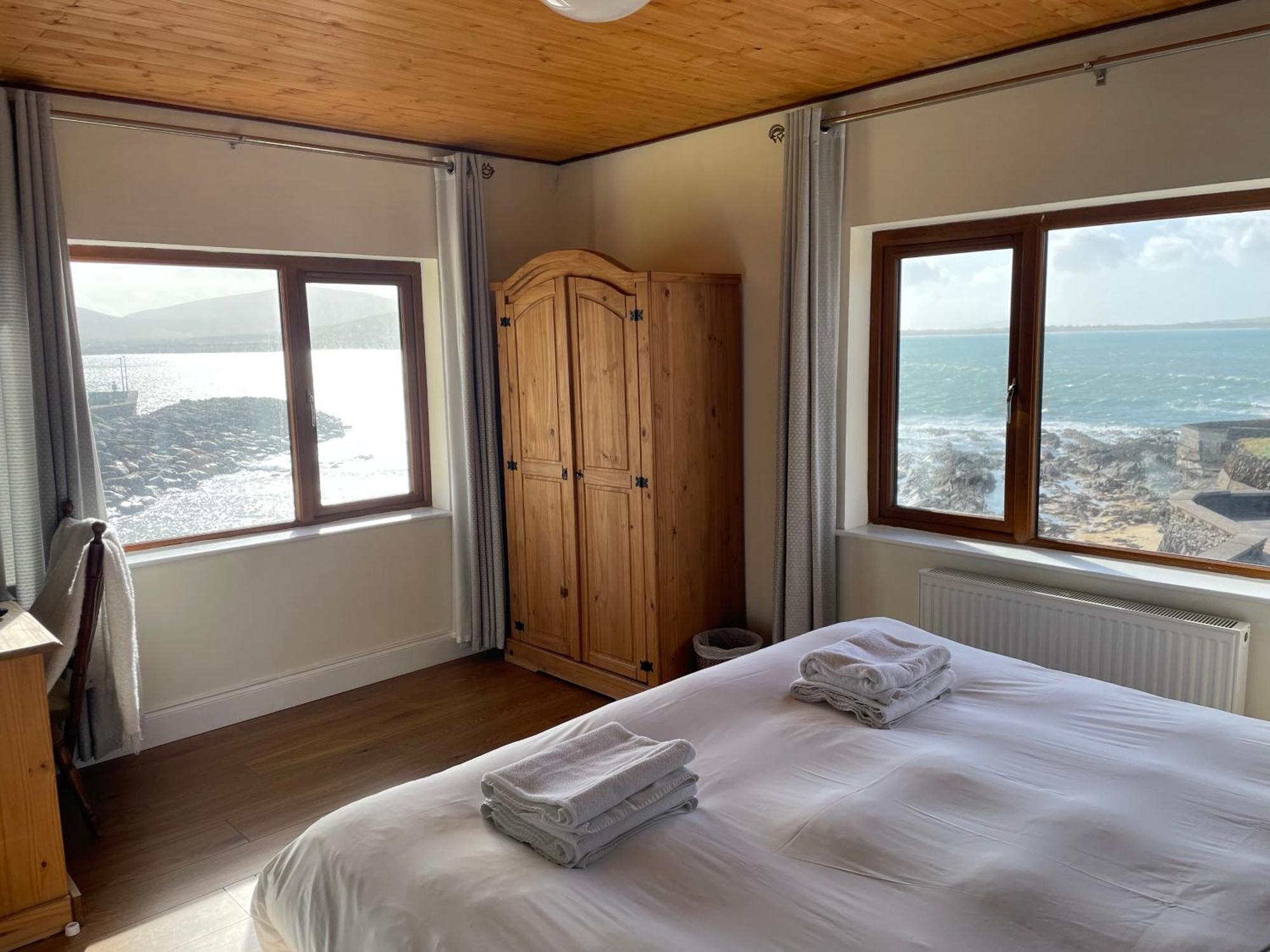 Bed and Breakfast The Coastguard House @ Tigh T.P. à Ballydavid Extérieur photo