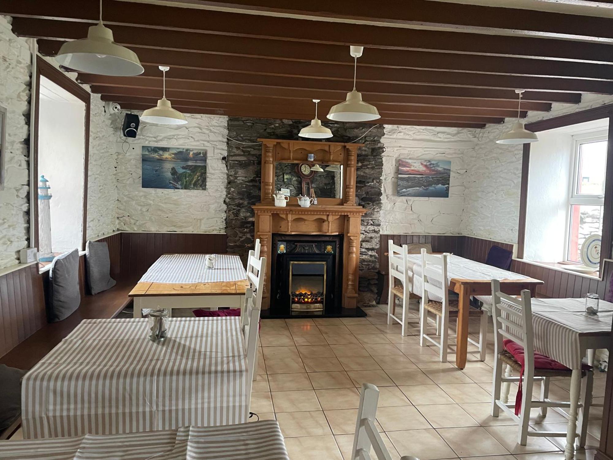Bed and Breakfast The Coastguard House @ Tigh T.P. à Ballydavid Extérieur photo